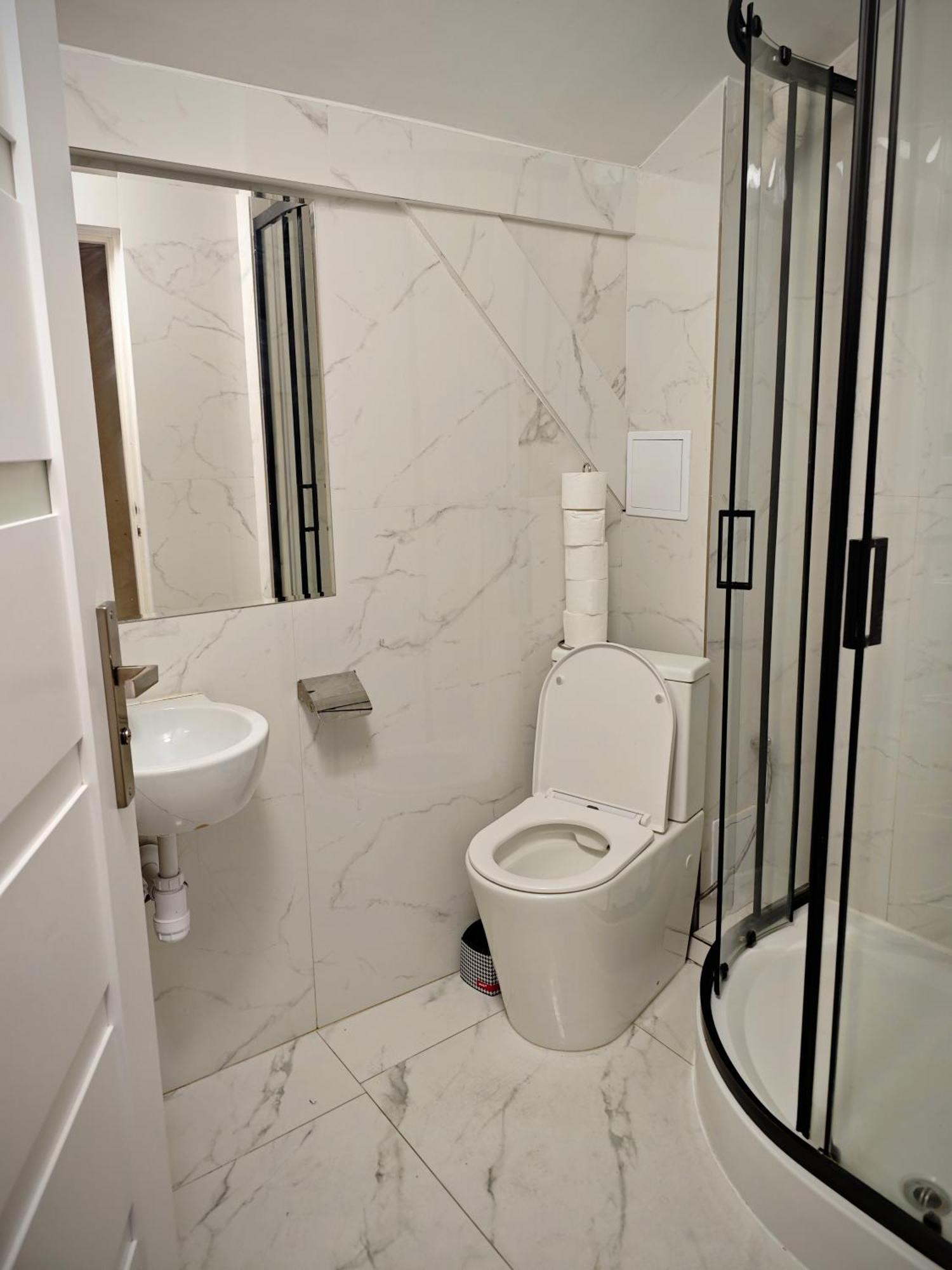 Apartamenty Hoza Attic Studio Варшава Стая снимка