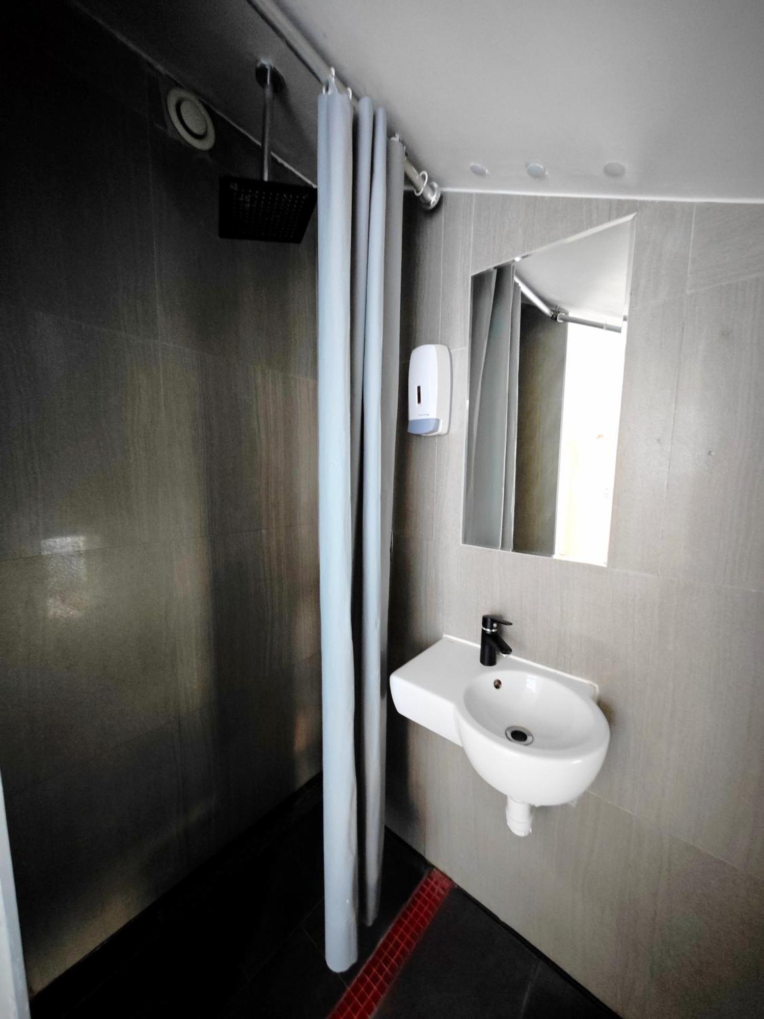 Apartamenty Hoza Attic Studio Варшава Стая снимка