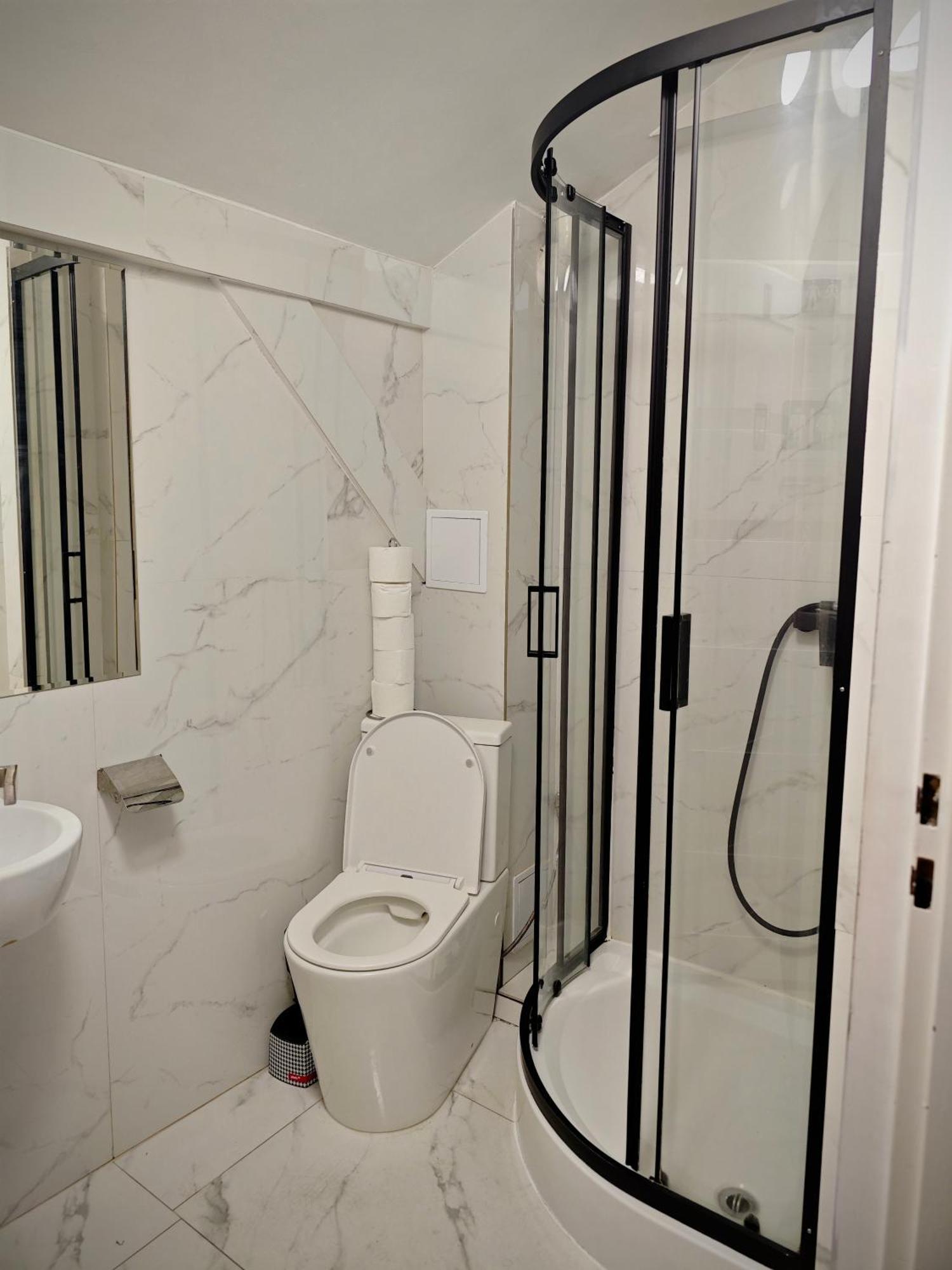 Apartamenty Hoza Attic Studio Варшава Екстериор снимка
