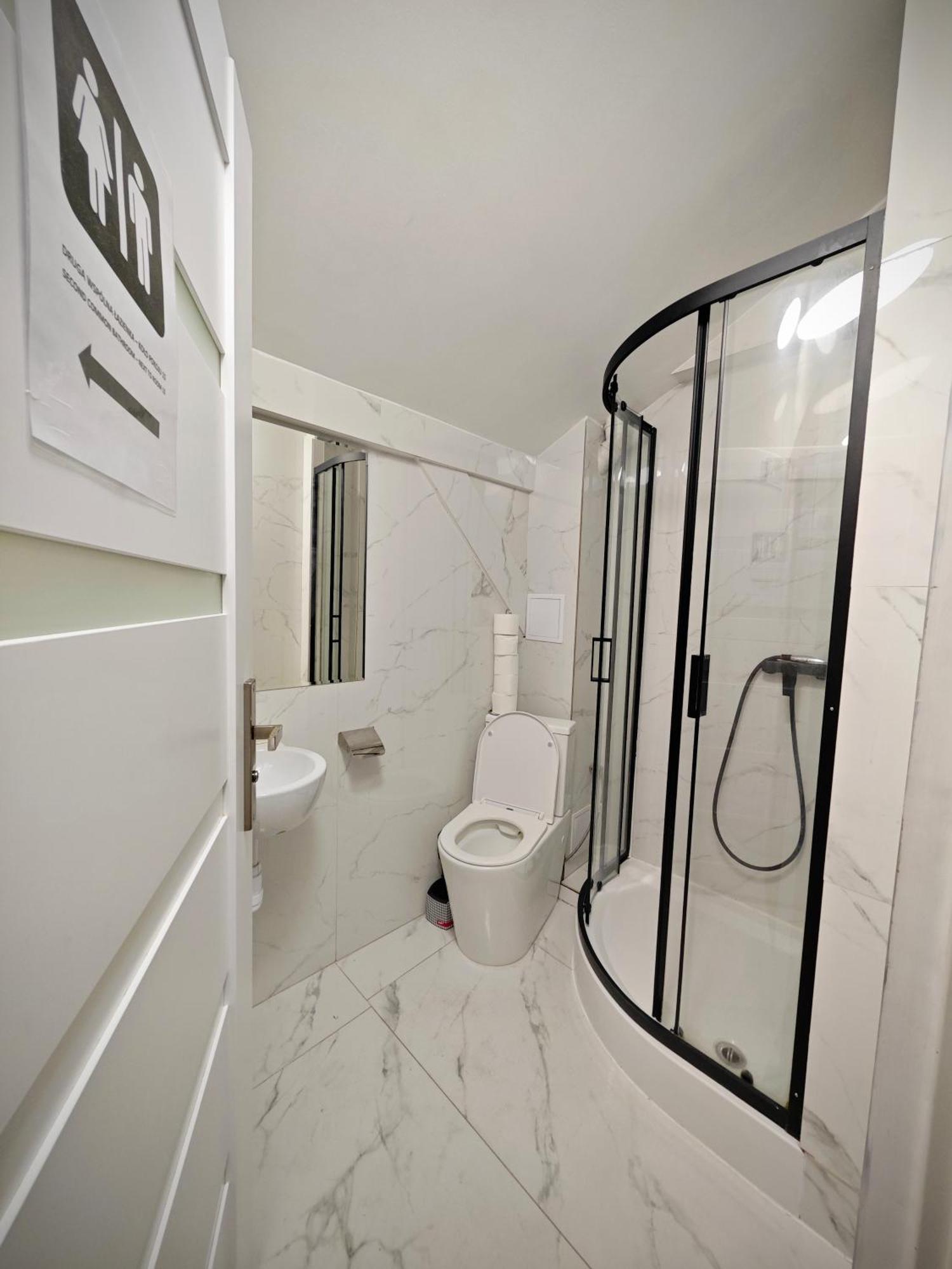 Apartamenty Hoza Attic Studio Варшава Стая снимка
