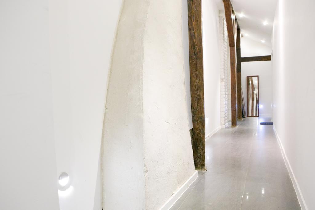 Apartamenty Hoza Attic Studio Варшава Стая снимка
