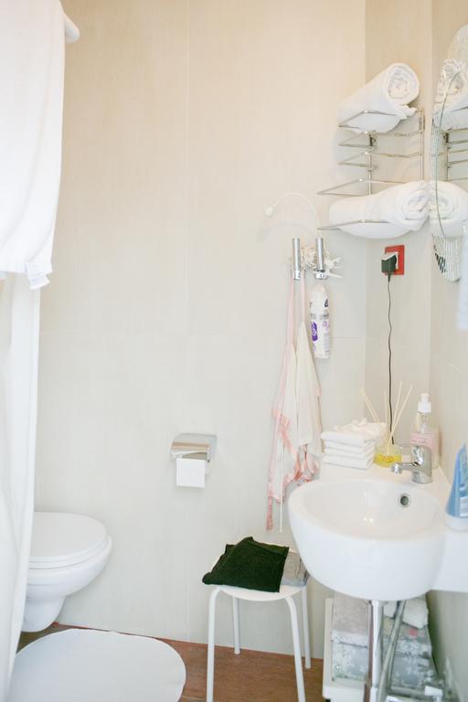 Apartamenty Hoza Attic Studio Варшава Стая снимка